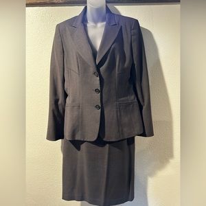 Tahari grey business suit